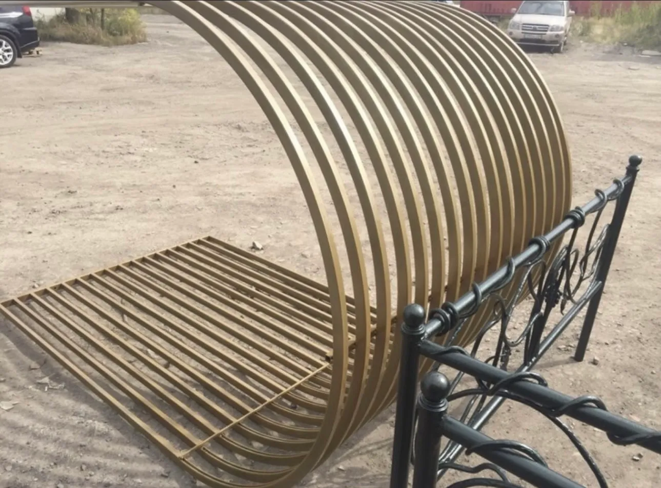 Металлоконструкции перед порошковой покраской в цехе Polimerdisk, Алматы