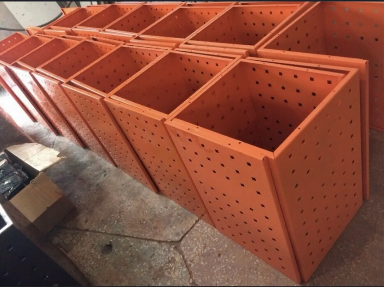 Подготовка и подвеска изделий перед порошковой покраской Polimerdisk